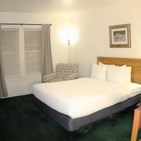 The Carlton Hotel-2